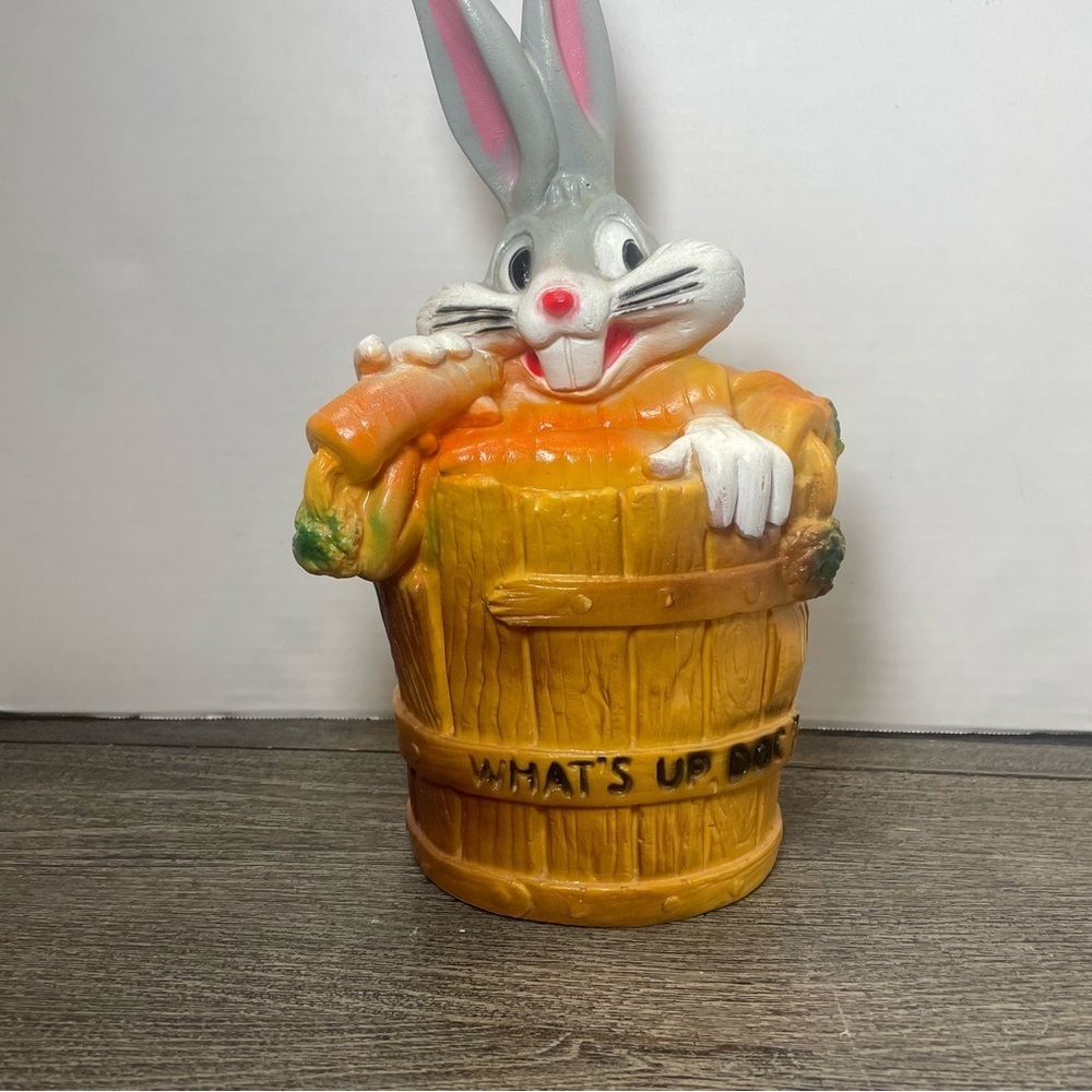 Vtg 1972 Warner Bros Bugs Bunny *What's Up Doc* Vinyl piggy bank. crack/chip
